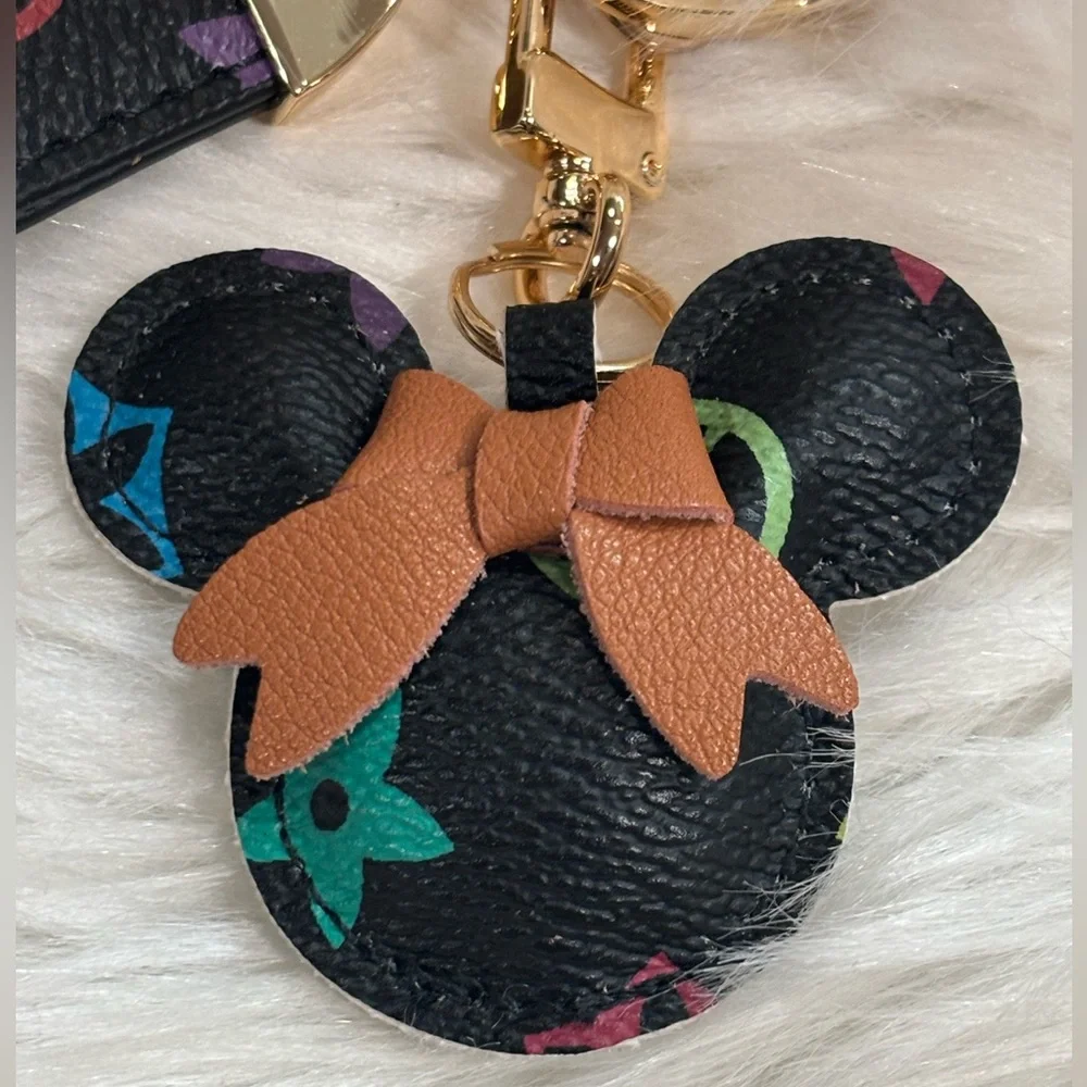 Mouse Faux Leather Keychain with screwdriver